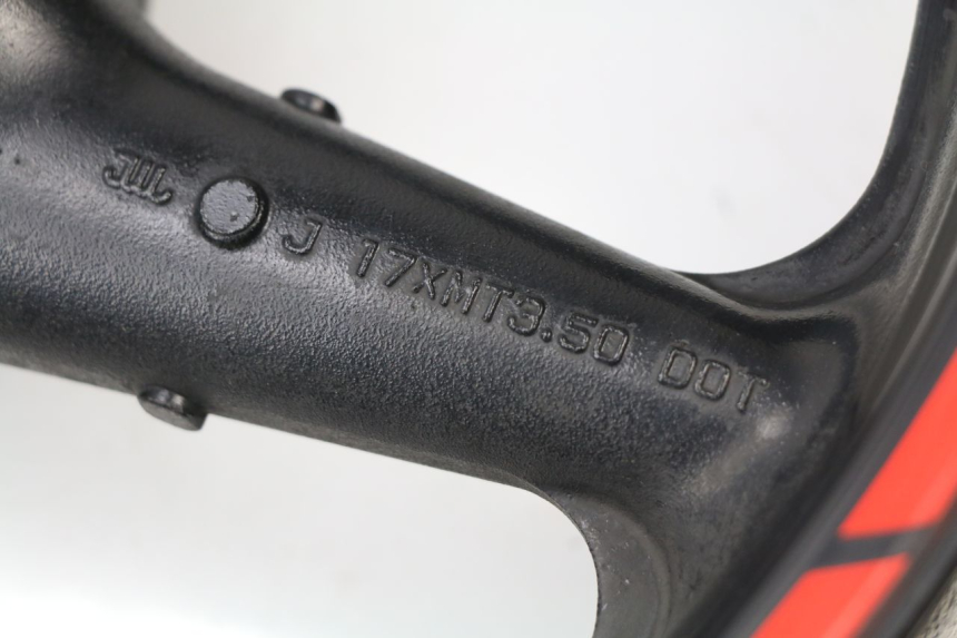 photo de JANTE AVANT HONDA CBR 929 RR FIREBLADE 900 (2000 - 2001) - Autre angle de vue