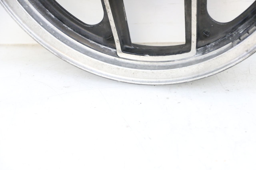 photo de JANTE AVANT KAWASAKI GPZ RX 1000 (1986 - 1988) - Vue rapprochée