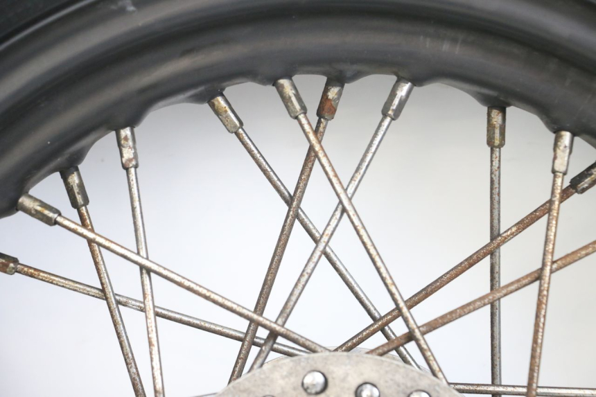photo de JANTE AVANT HARLEY DAVIDSON SPORTSTER XL CUSTOM 1200 (2003 - 2004)
