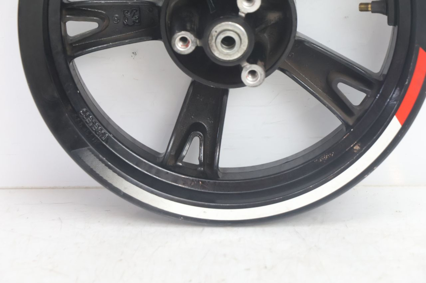 photo de JANTE AVANT PEUGEOT KISBEE 4T 50 (2018 - 2022) - Détails caractéristiques
