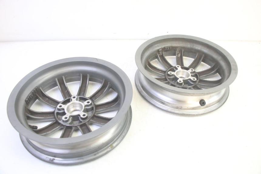 photo de JANTE AVANT PIAGGIO MP3 LT 400 (2007 - 2012) - Aperçu profil