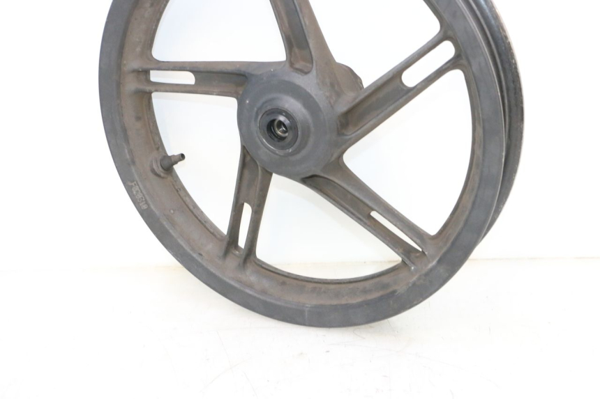 photo de JANTE AVANT HONDA PCX (JF57/JF64) 125 (2014 - 2018) - Gros plan technique