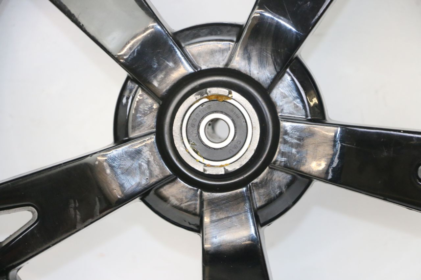 photo de JANTE AVANT PEUGEOT KISBEE 2T 50 (2010 - 2017)