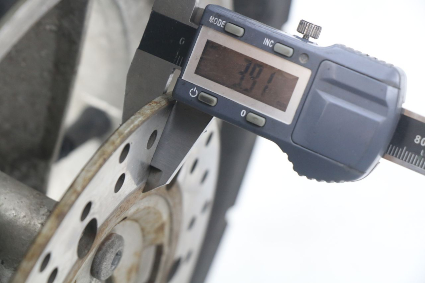 photo de JANTE AVANT SACHS FY125T FY T 125 (2007 - 2011)