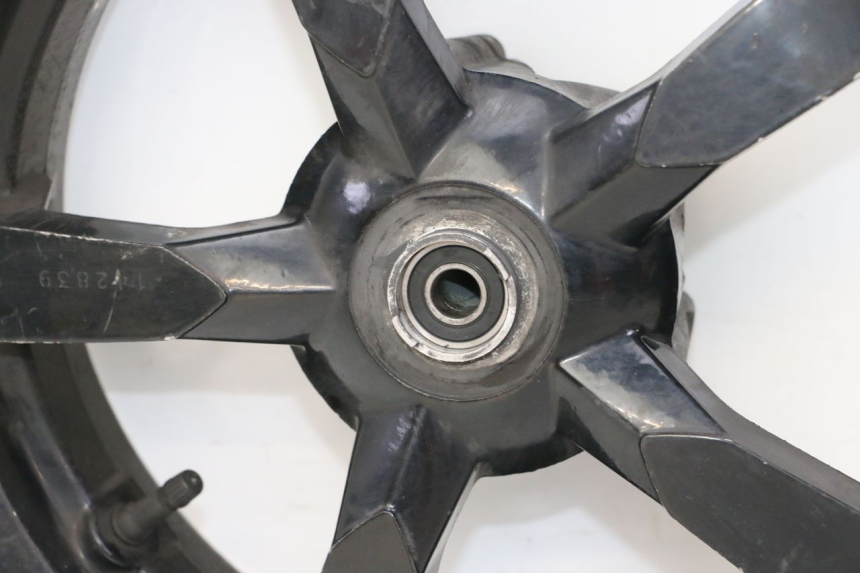 photo de JANTE AVANT PEUGEOT SATELIS 125 (2013 - 2018)