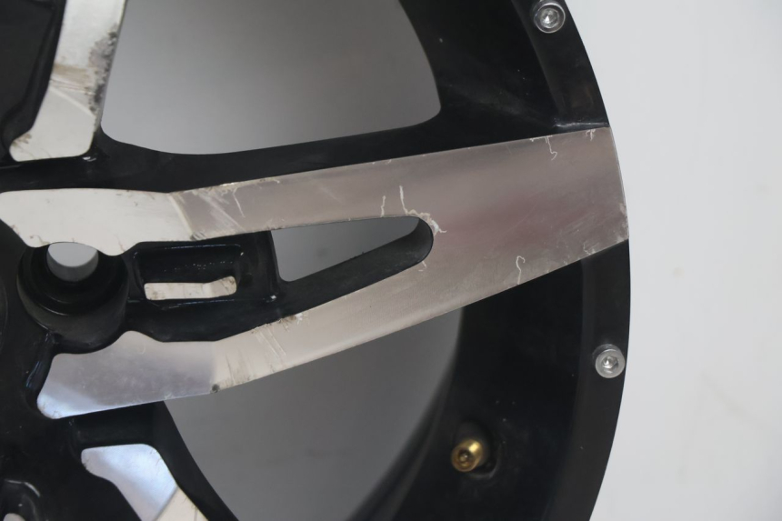 photo de JANTE AVANT CAN-AM SPYDER RS 1000 (2008 - 2012) - Vue d’ensemble