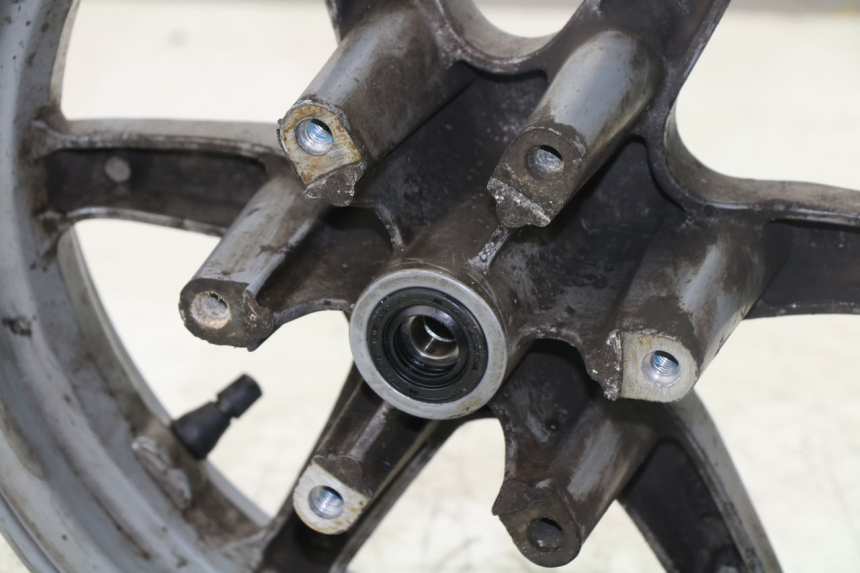 photo de JANTE AVANT SUZUKI UH BURGMAN 125 (2002 - 2006)