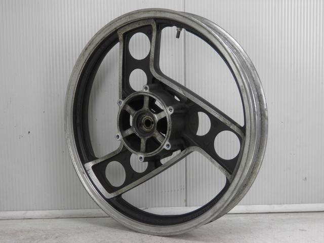 photo de JANTE AVANT YAMAHA XJ F 900 (1983 - 1994)