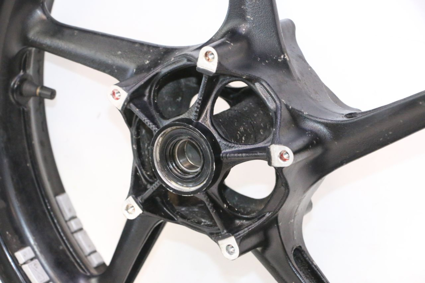 photo de JANTE AVANT YAMAHA YZF R6 600 (2008 - 2009) - Gros plan technique