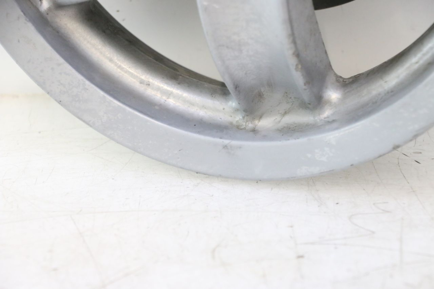 photo de JANTE AVANT PIAGGIO ZIP 4T 50 (2006 - 2017) - Gros plan technique