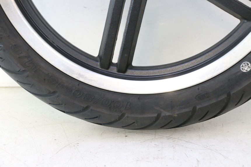 photo de JANTE AVANT ET PNEU KYMCO AGILITY CITY 16P 125 (2015 - 2024) - Autre angle de vue