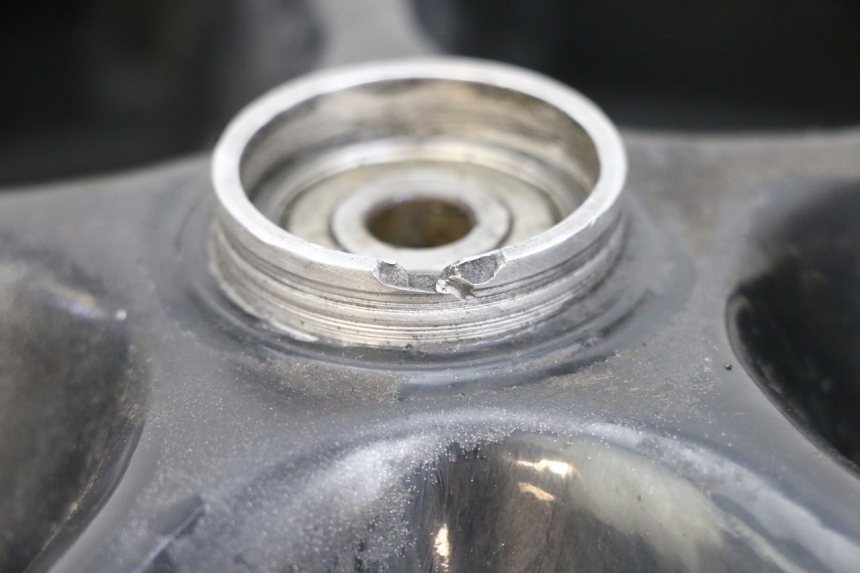 photo de JANTE AVANT ET PNEU MBK BOOSTER SPIRIT 50 (2004 - 2017) - Points de fixation