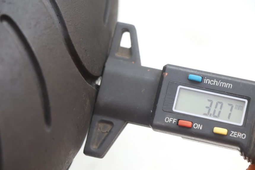 photo de JANTE AVANT ET PNEU TGB CITY RS 50 (2011 - 2016) - Zoom qualité