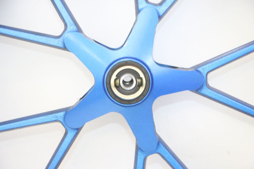 photo de JANTE AVANT ET PNEU STAHO FH 50 (2018 - 2019)