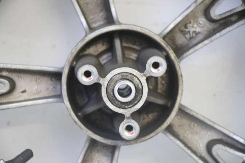 photo de JANTE AVANT ET PNEU PEUGEOT KISBEE 4T 50 (2018 - 2022)