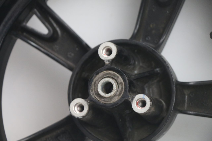 photo de JANTE AVANT ET PNEU PEUGEOT KISBEE 4T 50 (2018 - 2022) - Marquages et références