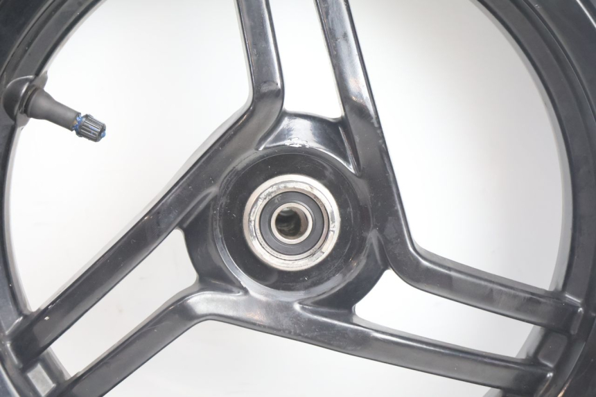 photo de JANTE AVANT ET PNEU PEUGEOT LUDIX BLASTER 50 (2006 - 2014) - Autre angle de vue
