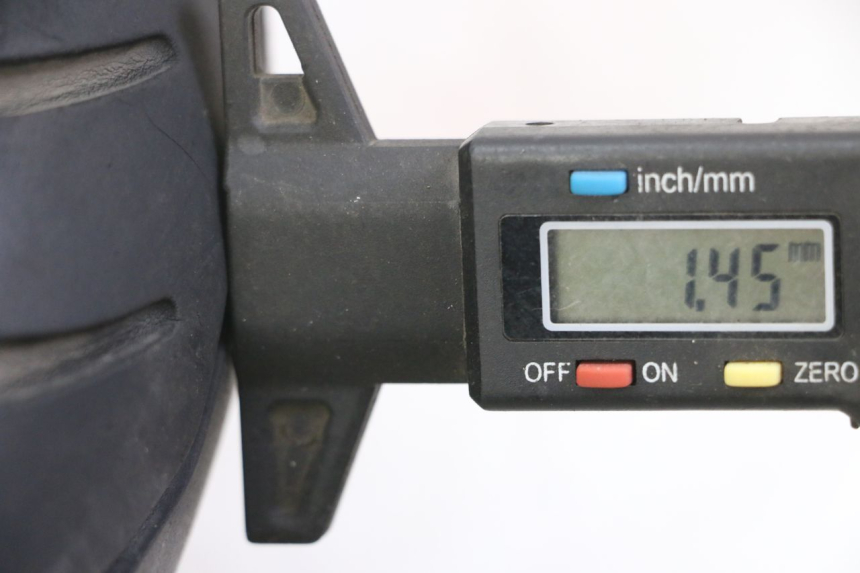 photo de JANTE AVANT ET PNEU PEUGEOT LUDIX ONE 50 (2005 - 2008) - Détail de la pièce