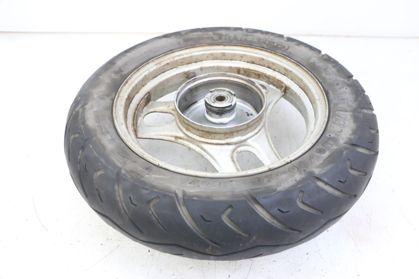 photo de JANTE AVANT ET PNEU PEUGEOT LUDIX ONE 50 (2005 - 2008) - Gros plan technique