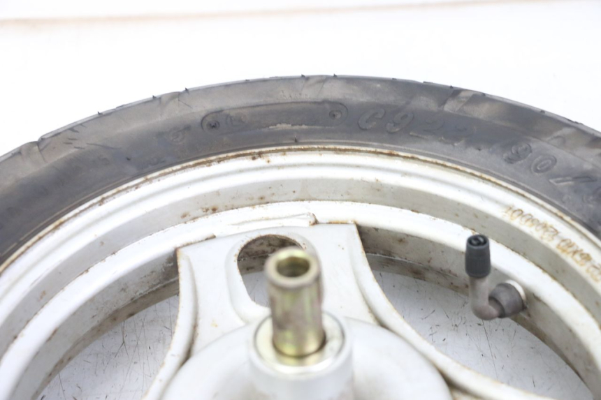 photo de JANTE AVANT ET PNEU PEUGEOT LUDIX ONE 50 (2005 - 2008) - Points de fixation