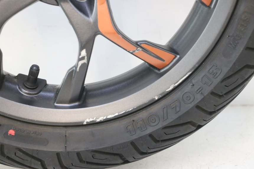 photo de JANTE AVANT ET PNEU PIAGGIO MP3 HPE 530 (2022 - 2026) - Aperçu profil