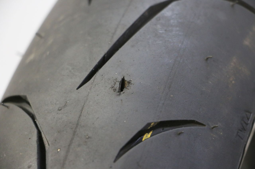 photo de JANTE AVANT ET PNEU KYMCO LIKE 4T 50 (2019 - 2025)