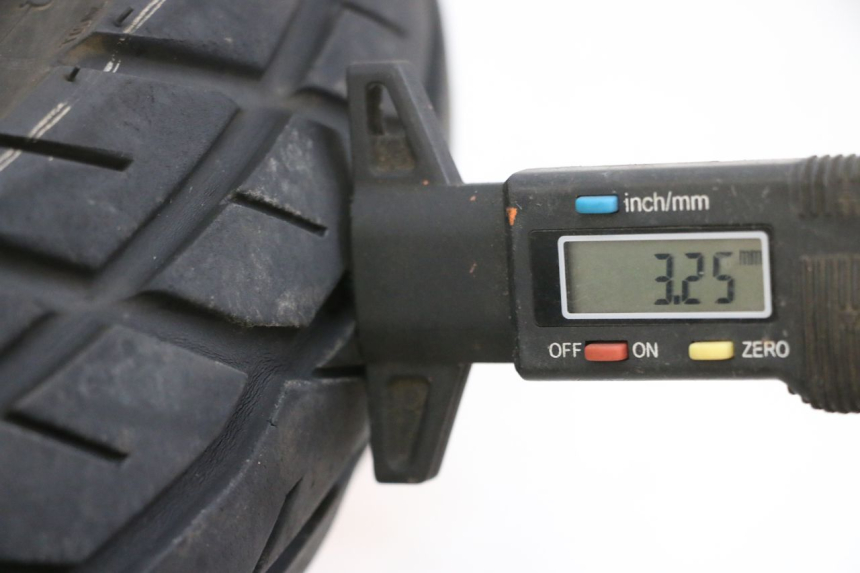 photo de JANTE AVANT ET PNEU SYM ORBIT III 3 4T 50 (2021 - 2025) - Détail de la pièce