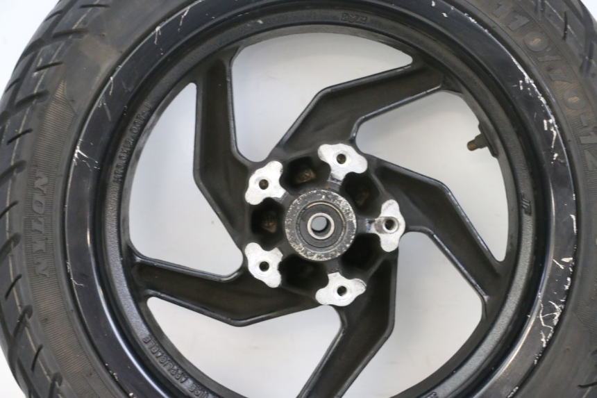 photo de JANTE AVANT ET PNEU SYM ORBIT III 3 4T 50 (2021 - 2025) - Marquages et références