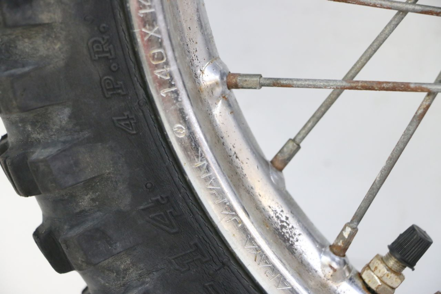 photo de JANTE AVANT ET PNEU YAMAHA PW 80 (1983 - 2014)