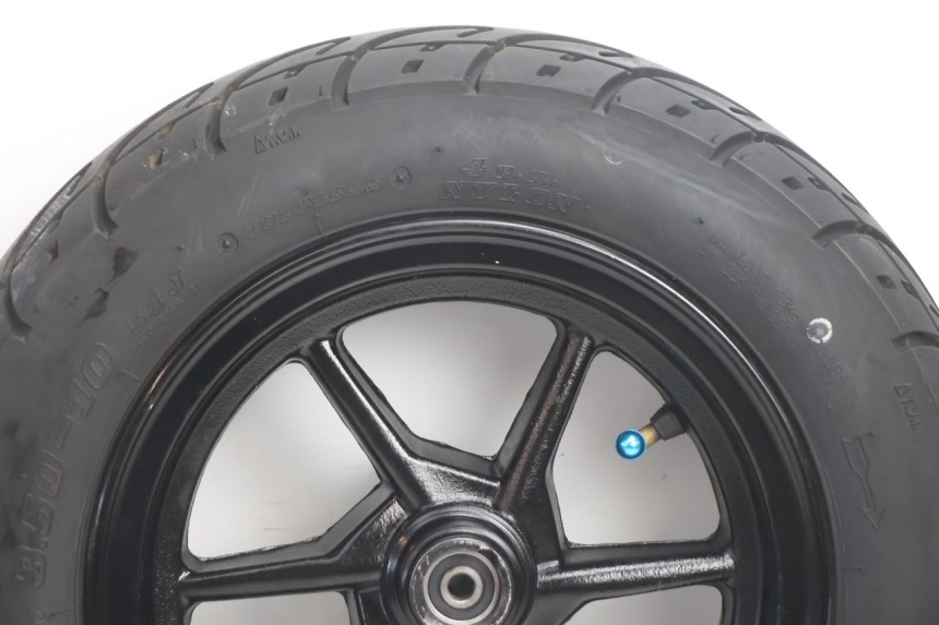 photo de JANTE AVANT ET PNEU TNT MOTOR ROMA 10' 2T 50 (2011 - 2018) - Détail de la pièce