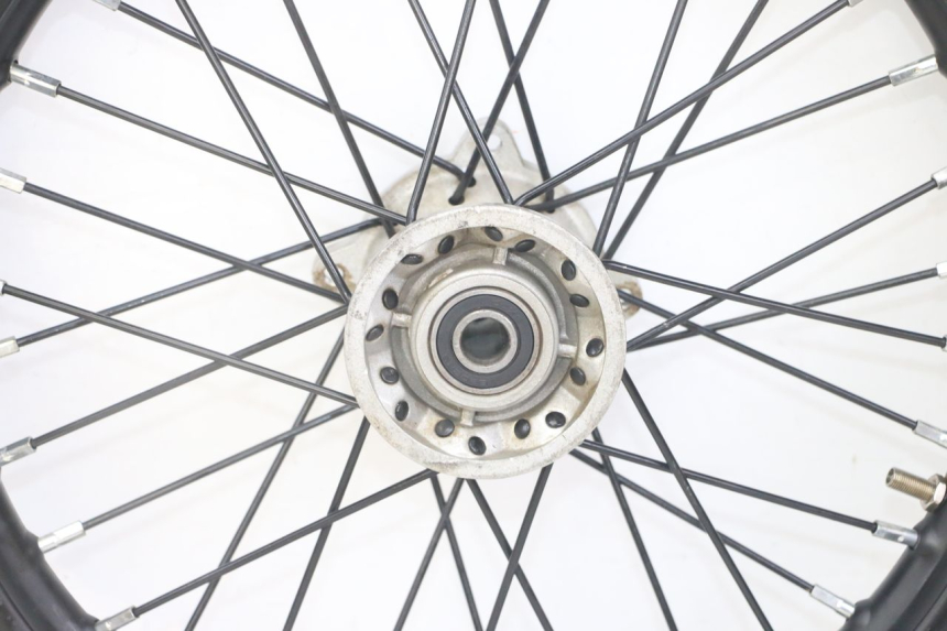 photo de JANTE AVANT ET PNEU APOLLO RXF 125