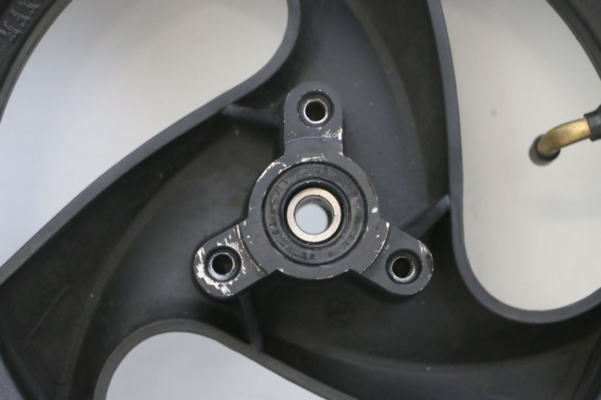 photo de JANTE AVANT ET PNEU JM MOTORS SANTANA EVO 50 (2024 - 2026) - Marquages et références