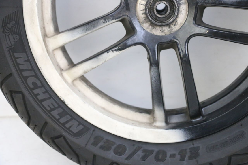 photo de JANTE AVANT ET PNEU PEUGEOT SPEEDFIGHT 4 4T EFI 50 (2021 - 2025) - Détails caractéristiques