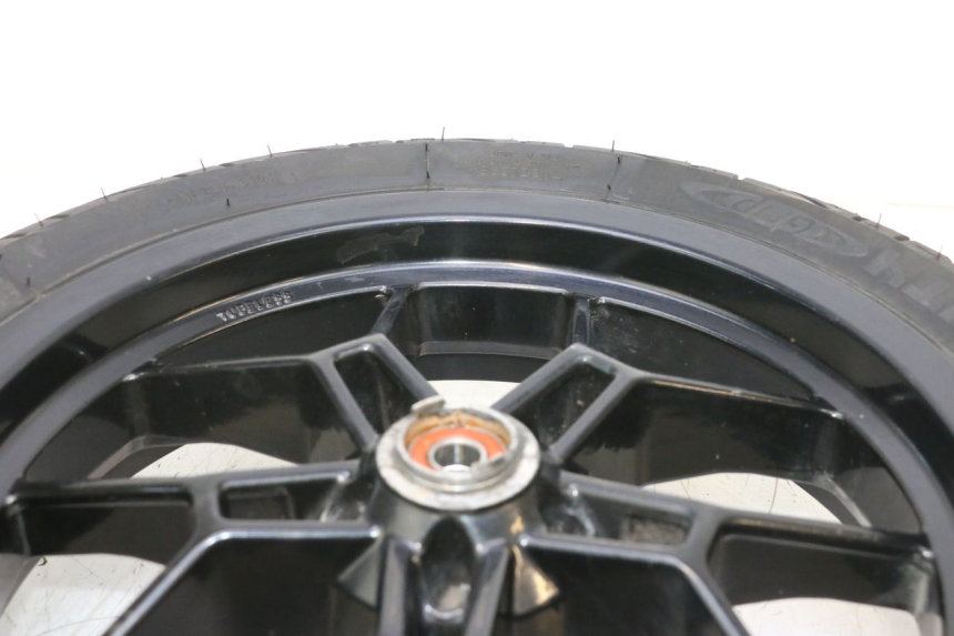 photo de JANTE AVANT ET PNEU APRILIA SR MOTARD 50 (2012 - 2018) - Points de fixation