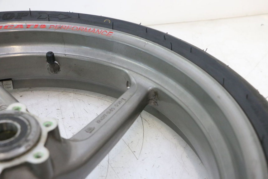 photo de JANTE AVANT ET PNEU DUCATI SS IE DS CARENEE 1000 (2002 - 2006) - Détails caractéristiques