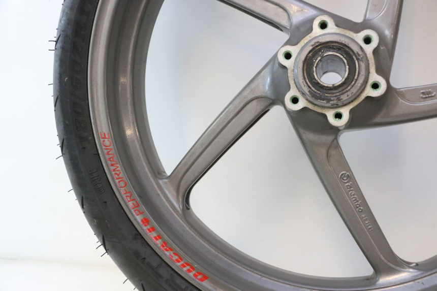 photo de JANTE AVANT ET PNEU DUCATI SS IE DS CARENEE 1000 (2002 - 2006) - Focus structure