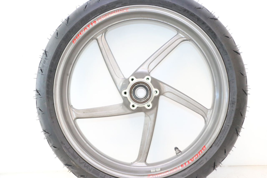 photo de JANTE AVANT ET PNEU DUCATI SS IE DS CARENEE 1000 (2002 - 2006) - Autre angle de vue