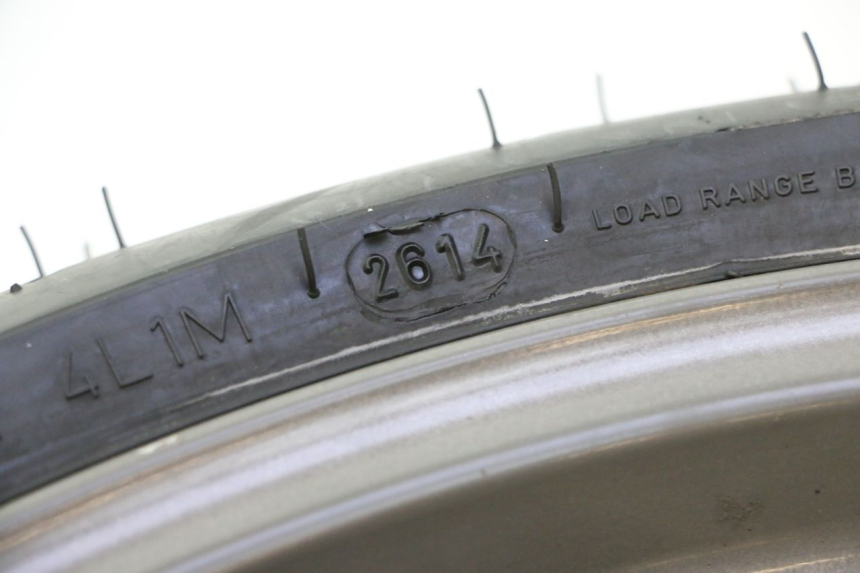 photo de JANTE AVANT ET PNEU DUCATI SS IE DS CARENEE 1000 (2002 - 2006) - Autre angle de vue