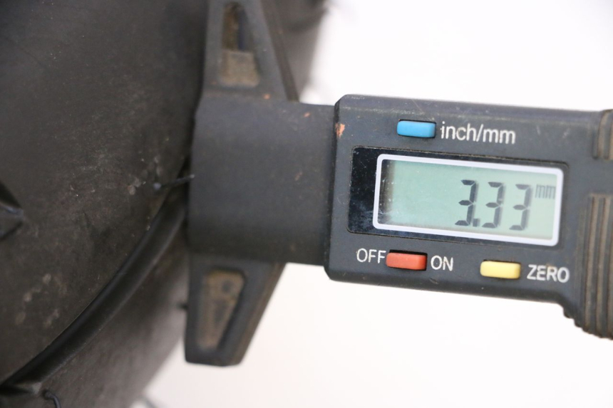 photo de JANTE AVANT ET PNEU DUCATI SS IE DS CARENEE 1000 (2002 - 2006) - Points de fixation