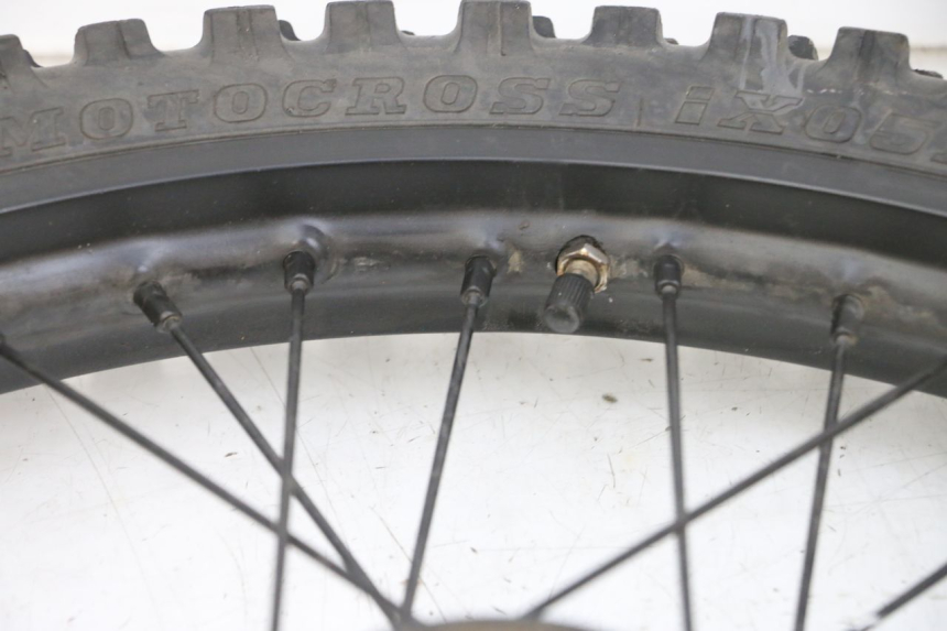 photo de JANTE AVANT ET PNEU YAMAHA TTR 125 (2000 - 2020) - Vue d’ensemble