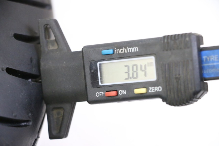 photo de JANTE AVANT ET PNEU PEUGEOT TWEET 4T 50 (2023 - 2025)