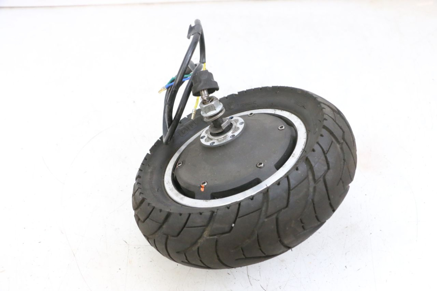 photo de JANTE AVANT ET PNEU DUALTRON VICTOR LIMITED 1