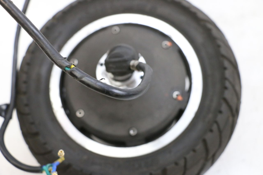 photo de JANTE AVANT ET PNEU DUALTRON VICTOR LIMITED 1