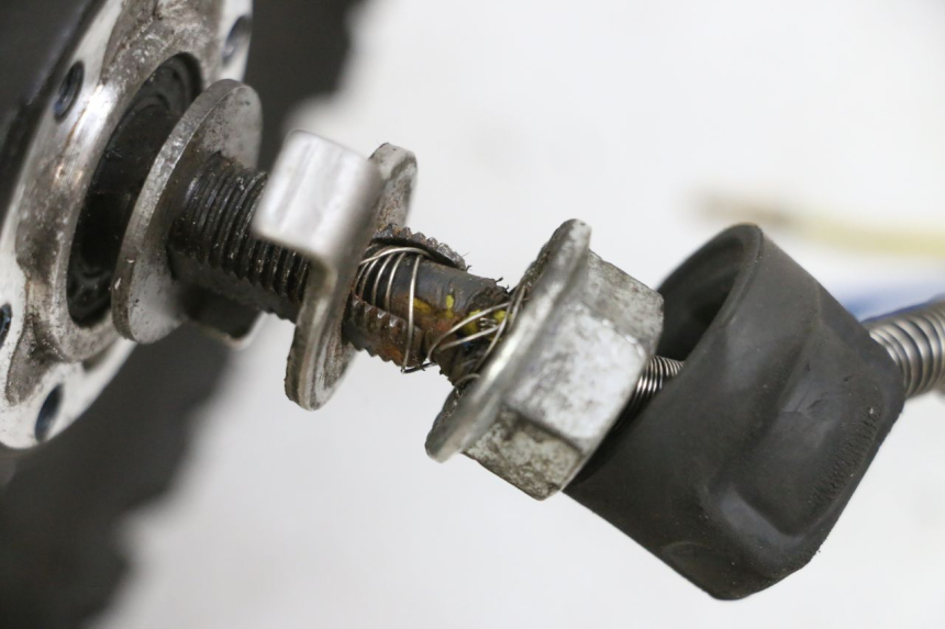 photo de JANTE AVANT ET PNEU DUALTRON VICTOR LIMITED 1