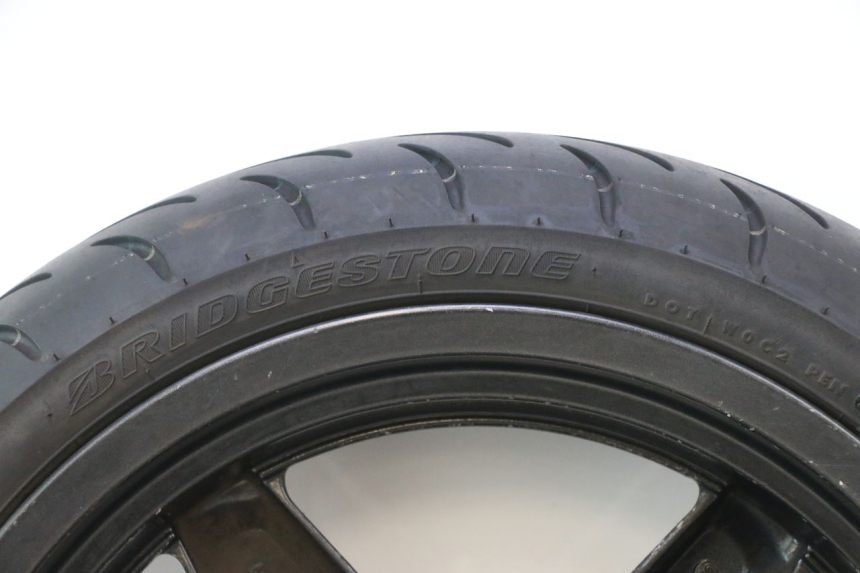 photo de JANTE AVANT ET PNEU YAMAHA XMAX X-MAX 125 (2006 - 2009) - Zoom composants