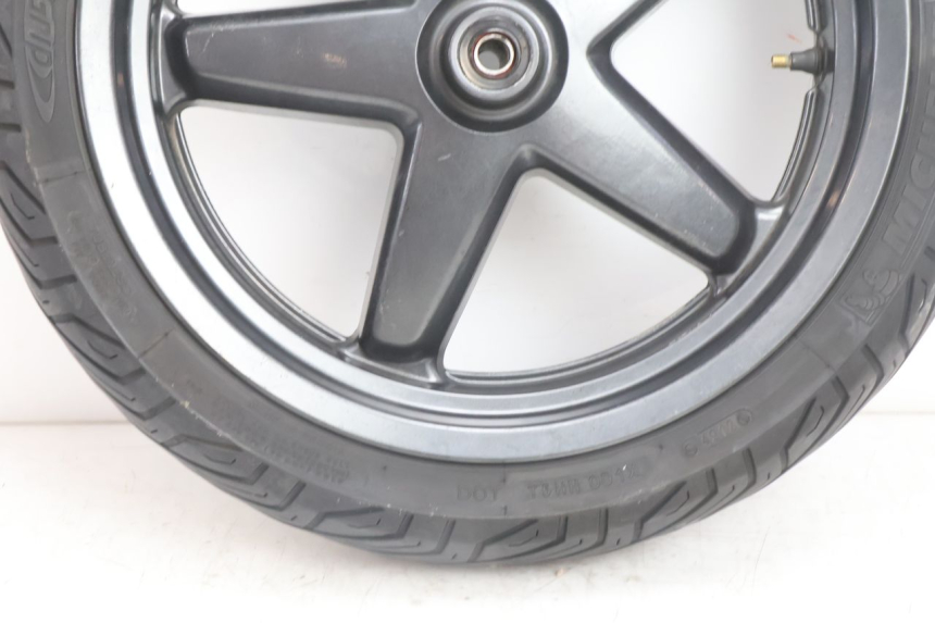 photo de JANTE AVANT ET PNEU YAMAHA X-MAX XMAX 125 (2010 - 2013) - Zoom état d’usage