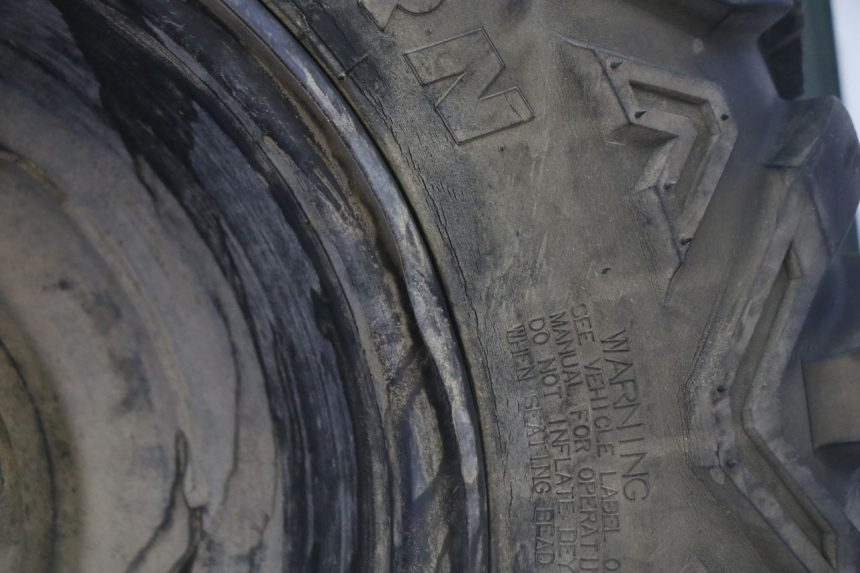 photo de JANTE AVANT ET PNEU YAMAHA YFM GRIZZLY 550 (2008 - 2015)