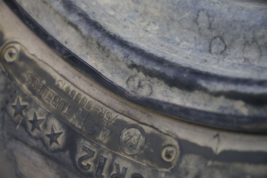 photo de JANTE AVANT ET PNEU YAMAHA YFM GRIZZLY 550 (2008 - 2015)