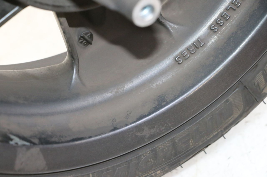 photo de JANTE AVANT ET PNEU YAMAHA YP MAJESTY 125 (2007 - 2010)