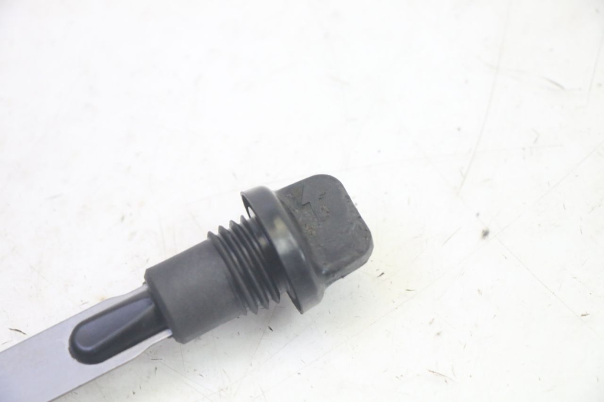 photo de JAUGE HUILE MOTEUR YAMAHA TDM ABS 900 (2002 - 2014) - Autre angle de vue